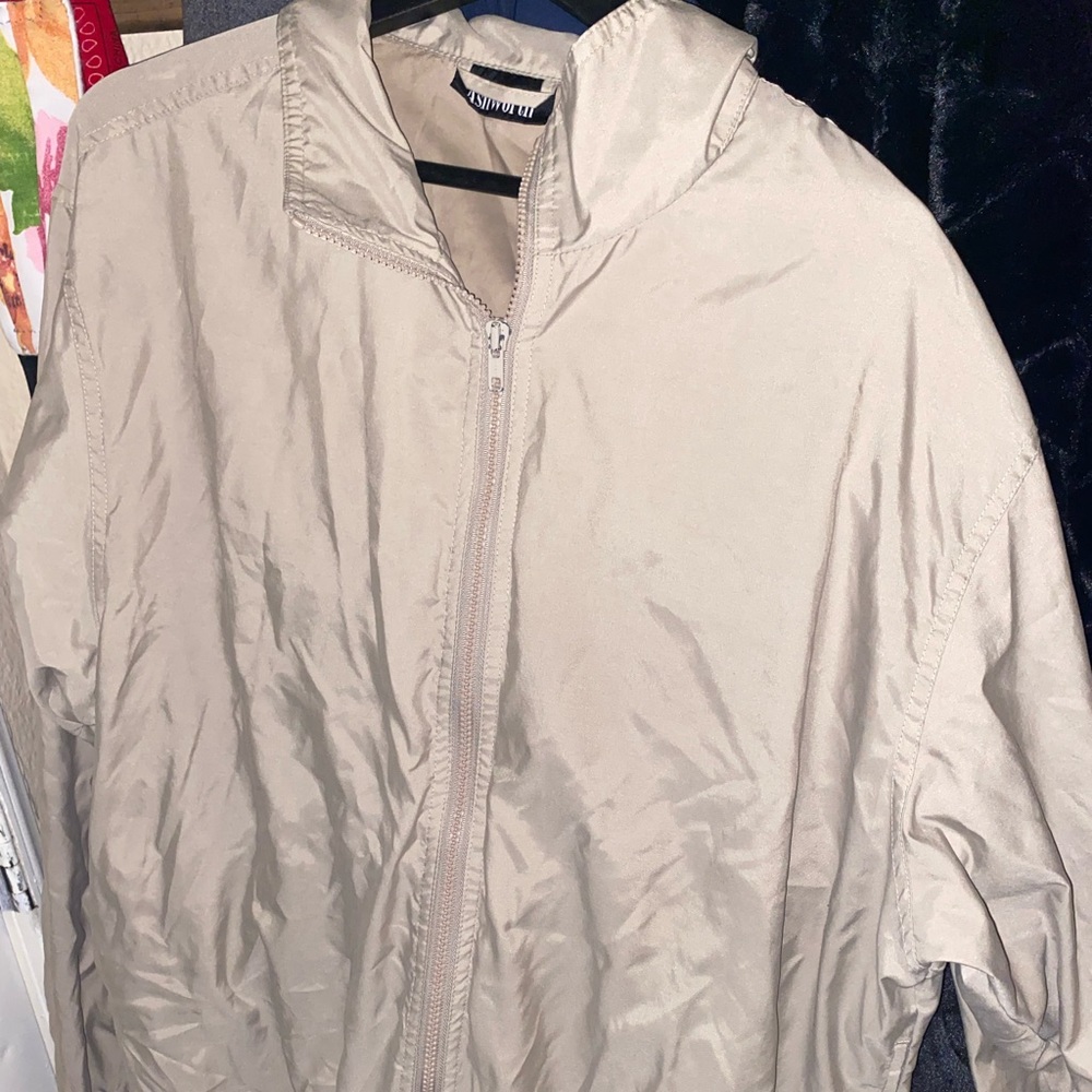 Lightweight bomber jacket